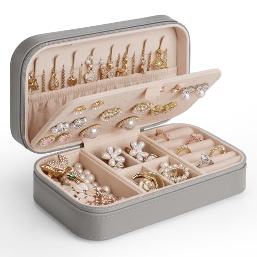 DesignSter Travel Jewelry Box, PU Leather Portable Jewelry Case, Small Jewelry Boxes for Gifts, Travel Jewelry Organizer for Women Rings Earrings Necklaces Bracelets (Gray) - color: Gray